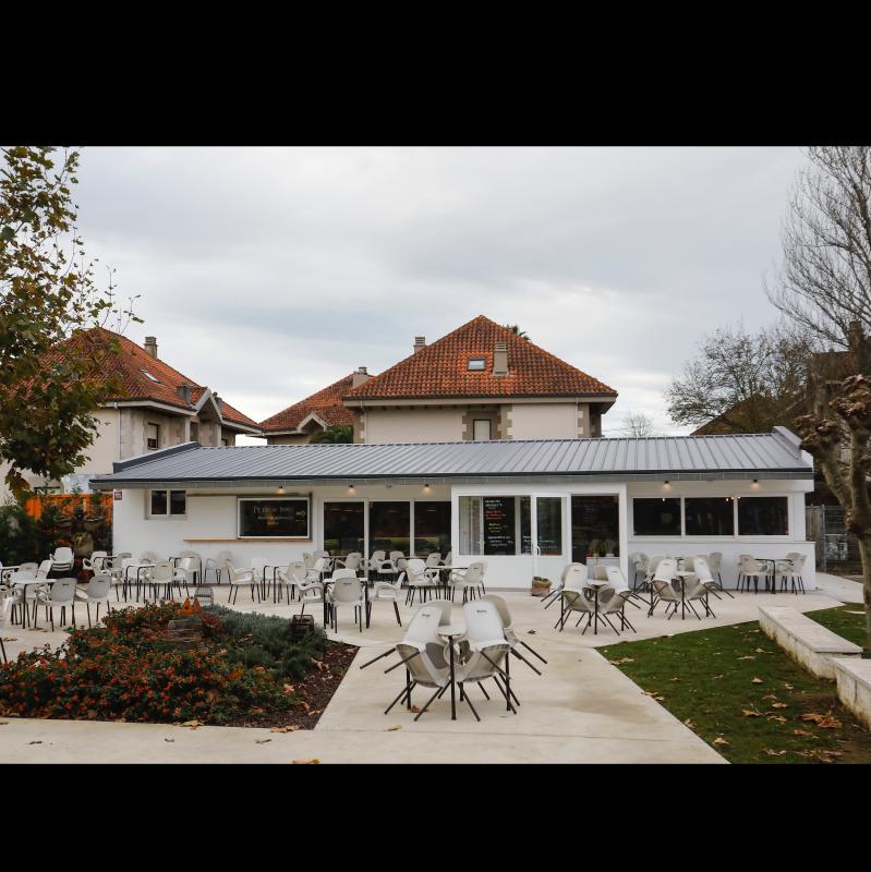 Hi HO SILVER Café Snack Bar